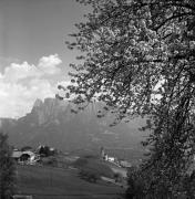 Kirche Ritten Klobenstein St. Nikolaus (Positivo) di Foto Elisabeth Fuchs-Hauffen, Überlingen/Bodensee,Fuchs-Hauffen, Elisabeth (1976/06/01 - 1976/06/63)