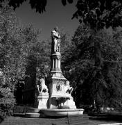 Denkmal Walther von der Vogelweide Bozen (Positivo) di Foto Elisabeth Fuchs-Hauffen, Überlingen/Bodensee,Fuchs-Hauffen, Elisabeth (1976/10/01 - 1976/10/31)