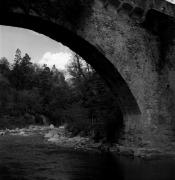 Brücke Steinerner Steg/Römersteg Meran (Positivo) di Foto Elisabeth Fuchs-Hauffen, Überlingen/Bodensee,Fuchs-Hauffen, Elisabeth (1977/04/01 - 1977/04/43)