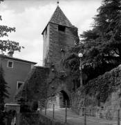 Stadttor Meran Passeiertor (Positivo) di Foto Elisabeth Fuchs-Hauffen, Überlingen/Bodensee,Fuchs-Hauffen, Elisabeth (1977/04/01 - 1977/04/43)