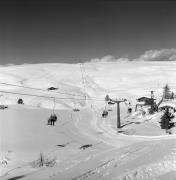 Skipisten (Positivo) di Foto Elisabeth Fuchs-Hauffen, Überlingen/Bodensee,Fuchs-Hauffen, Elisabeth (1977/02/01 - 1977/02/28)