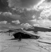 Skipisten (Positivo) di Foto Elisabeth Fuchs-Hauffen, Überlingen/Bodensee,Fuchs-Hauffen, Elisabeth (1977/02/01 - 1977/02/28)