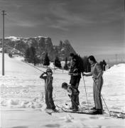 famiglia (Positivo) di Foto Elisabeth Fuchs-Hauffen, Überlingen/Bodensee,Fuchs-Hauffen, Elisabeth (1977/03/01 - 1977/03/31)