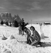 famiglia (Positivo) di Foto Elisabeth Fuchs-Hauffen, Überlingen/Bodensee,Fuchs-Hauffen, Elisabeth (1977/03/01 - 1977/03/31)