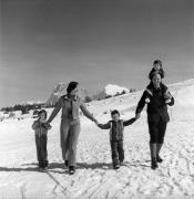 famiglia (Positivo) di Foto Elisabeth Fuchs-Hauffen, Überlingen/Bodensee,Fuchs-Hauffen, Elisabeth (1977/03/01 - 1977/03/31)