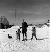 famiglia (Positivo) di Foto Elisabeth Fuchs-Hauffen, Überlingen/Bodensee,Fuchs-Hauffen, Elisabeth (1977/03/01 - 1977/03/31)