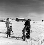 famiglia (Positivo) di Foto Elisabeth Fuchs-Hauffen, Überlingen/Bodensee,Fuchs-Hauffen, Elisabeth (1977/03/01 - 1977/03/31)