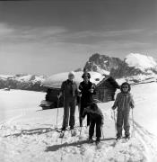 famiglia (Positivo) di Foto Elisabeth Fuchs-Hauffen, Überlingen/Bodensee,Fuchs-Hauffen, Elisabeth (1977/03/01 - 1977/03/31)
