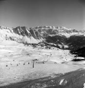 Wintersport: Skifahren (Positivo) di Foto Elisabeth Fuchs-Hauffen, Überlingen/Bodensee,Fuchs-Hauffen, Elisabeth (1977/03/01 - 1977/03/31)