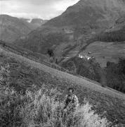Bergbauernhof (Positivo) di Foto Elisabeth Fuchs-Hauffen, Überlingen/Bodensee,Fuchs-Hauffen, Elisabeth (1977/10/01 - 1977/11/13)
