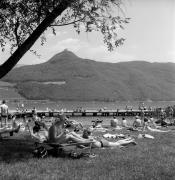 Lido Kalterer See (Positivo) di Foto Elisabeth Fuchs-Hauffen, Überlingen/Bodensee,Fuchs-Hauffen, Elisabeth (1970/07/01 - 1970/07/31)