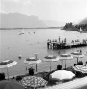 Lido Kalterer See (Positivo) di Foto Elisabeth Fuchs-Hauffen, Überlingen/Bodensee,Fuchs-Hauffen, Elisabeth (1970/07/01 - 1970/07/31)