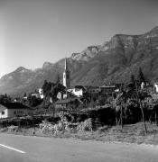 Straße: Kaltern (Positivo) di Foto Elisabeth Fuchs-Hauffen, Überlingen/Bodensee,Fuchs-Hauffen, Elisabeth (1970/10/01 - 1970/10/31)