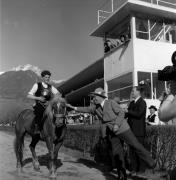 Pferderennen (Positivo) di Foto Elisabeth Fuchs-Hauffen, Überlingen/Bodensee,Fuchs-Hauffen, Elisabeth (1969/04/01 - 1969/04/43)