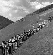 Fronleichnam (Positivo) di Foto Elisabeth Fuchs-Hauffen, Überlingen/Bodensee,Fuchs-Hauffen, Elisabeth (1970/06/01 - 1970/06/63)