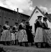 Fronleichnam (Positivo) di Foto Elisabeth Fuchs-Hauffen, Überlingen/Bodensee,Fuchs-Hauffen, Elisabeth (1970/06/01 - 1970/06/63)