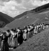 Fronleichnam (Positivo) di Foto Elisabeth Fuchs-Hauffen, Überlingen/Bodensee,Fuchs-Hauffen, Elisabeth (1970/06/01 - 1970/06/63)