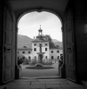 Schloß Wolfsthurn (Ratschings) (Positivo) di Foto Elisabeth Fuchs-Hauffen, Überlingen/Bodensee,Fuchs-Hauffen, Elisabeth (1970/10/01 - 1970/10/31)