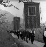 Tracht: Dorf Tirol (Positivo) di Foto Elisabeth Fuchs-Hauffen, Überlingen/Bodensee,Fuchs-Hauffen, Elisabeth (1970/05/01 - 1970/05/31)