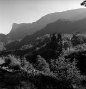 Schloß Katzenzungen (Tisens) (Positivo) di Foto Elisabeth Fuchs-Hauffen, Überlingen/Bodensee,Fuchs-Hauffen, Elisabeth (1970/10/01 - 1970/10/31)