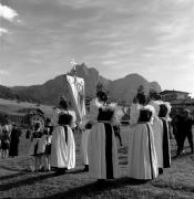 costume tradizionale (Positivo) di Foto Elisabeth Fuchs-Hauffen, Überlingen/Bodensee,Fuchs-Hauffen, Elisabeth (1970/10/01 - 1970/10/31)