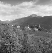 Schloß Mayenburg (Lana) (Positivo) di Foto Elisabeth Fuchs-Hauffen, Überlingen/Bodensee,Fuchs-Hauffen, Elisabeth (1970/05/01 - 1970/05/31)