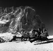 Skifahrer (Positivo) di Foto Elisabeth Fuchs-Hauffen, Überlingen/Bodensee,Fuchs-Hauffen, Elisabeth (1968/03/01 - 1968/03/31)