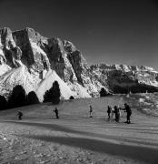 Skifahrer (Positivo) di Foto Elisabeth Fuchs-Hauffen, Überlingen/Bodensee,Fuchs-Hauffen, Elisabeth (1968/03/01 - 1968/03/31)