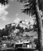 Schloß Taufers (Sand in Taufers) (Positivo) di Foto Elisabeth Fuchs-Hauffen, Überlingen/Bodensee,Fuchs-Hauffen, Elisabeth (1970/06/01 - 1970/06/63)