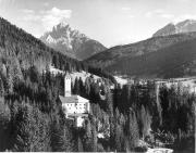 Schloß Welsberg (Pustertal) (Positivo) di Foto Elisabeth Fuchs-Hauffen, Überlingen/Bodensee,Fuchs-Hauffen, Elisabeth (1974/06/01 - 1974/06/63)