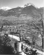 Wanderer/Ausflügler (Positivo) di Foto Elisabeth Fuchs-Hauffen, Überlingen/Bodensee,Fuchs-Hauffen, Elisabeth (1975/05/01 - 1975/05/31)