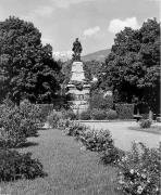 Denkmal Andreas Hofer in Meran (Positivo) di Foto Elisabeth Fuchs-Hauffen, Überlingen/Bodensee,Fuchs-Hauffen, Elisabeth (1967/05/01 - 1967/05/31)