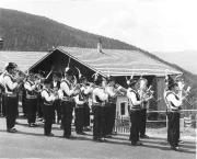 Musikkapelle Sarntal (Positivo) di Foto Elisabeth Fuchs-Hauffen, Überlingen/Bodensee,Fuchs-Hauffen, Elisabeth (1970/07/01 - 1970/07/31)