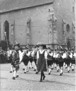 Umzug: Trachten Meran (Positivo) di Foto Elisabeth Fuchs-Hauffen, Überlingen/Bodensee,Fuchs-Hauffen, Elisabeth (1968/04/01 - 1968/04/43)