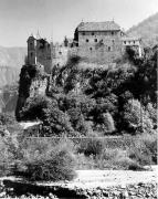 Schloß Runkelstein (Positivo) di Foto Elisabeth Fuchs-Hauffen, Überlingen/Bodensee,Fuchs-Hauffen, Elisabeth (1970/06/01 - 1970/06/63)