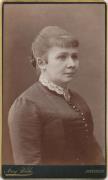 ritratto di donna (Positivo) di Wilcke, August (1860/01/01 - 1900/12/31)