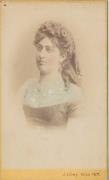 ritratto di donna (Positivo) di Löwy, J. (1871/01/01 - 1871/12/31)