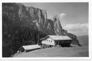 Almhütte Proßliner - Malga Brusomalin (Seiser Alm) (Positivo) di Bährendt, Leo (1902/01/01 - 1949/12/31)