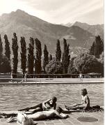 Badegäste in/bei Schwimmbad (Positivo) di Foto Fuchs-Hauffen, Überlingen (1950/01/01 - 1969/12/31)