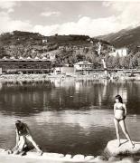 Badegäste in/bei Schwimmbad (Positivo) di Foto Fuchs-Hauffen, Überlingen (1950/01/01 - 1969/12/31)