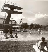 Badegäste in/bei Schwimmbad (Positivo) di Foto Fuchs-Hauffen, Überlingen (1950/01/01 - 1969/12/31)
