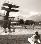 Badegäste in/bei Schwimmbad (Positivo) di Foto Fuchs-Hauffen, Überlingen (1950/01/01 - 1969/12/31)
