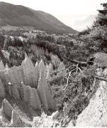 piramidi di terra (Positivo) di Foto Tappeiner, Meran (1950/01/01 - 1969/12/31)