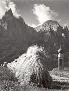 Getreideernte: Trocknen (Positivo) di Foto Wenzel Fischer, Garmisch (1950/01/01 - 1969/12/31)