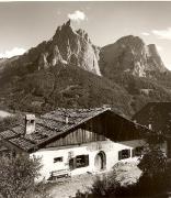 Bauernhof Kastelruth-Seis am Schlern (Positivo) di Foto Fuchs-Hauffen, Überlingen (1950/01/01 - 1969/12/31)