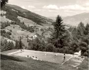 Badegäste in/bei Schwimmbad (Positivo) di Foto Fuchs-Hauffen, Überlingen (1950/01/01 - 1969/12/31)