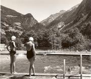 Badegäste in/bei Schwimmbad (Positivo) di Foto Fuchs-Hauffen, Überlingen (1950/01/01 - 1969/12/31)