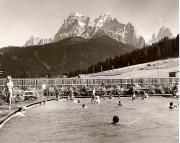 Badegäste in/bei Schwimmbad (Positivo) di Foto Fuchs-Hauffen, Überlingen (1950/01/01 - 1969/12/31)