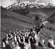 processione (Positivo) di Foto Wenzel Fischer, Garmisch (1950/01/01 - 1969/12/31)