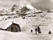 Almhütte Seiser Alm (Positivo) di Foto Fuchs-Hauffen, Überlingen (1950/01/01 - 1969/12/31)